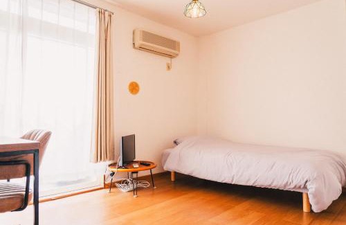 Maeda-nishi Machi Apartment | Eco-Friendly 2-Bedroom Retreat with Hot Tub & Free Parking