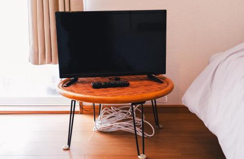 Maeda-nishi Machi Apartment | Eco-Friendly 2-Bedroom Retreat with Hot Tub & Free Parking
