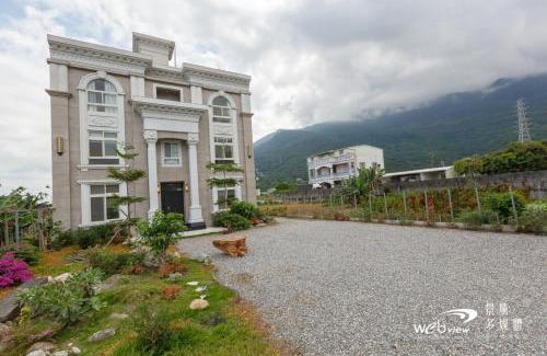 Ji'an House | Explore寬品居庭園電梯民宿: Family-Friendly Retreat