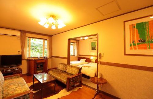 Nagatoro House | Cozy Hotel C’est La Vie with Breakfast & Hot Tub Experience
