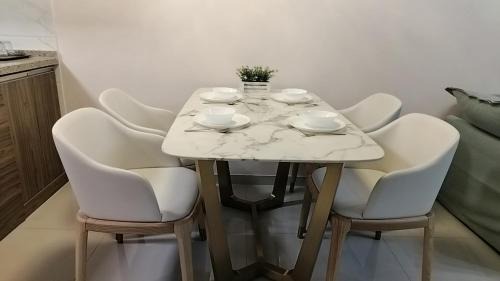 Gelang Patah Apartment | Discover 小满意18: 4-Star Poolside Family Retreat