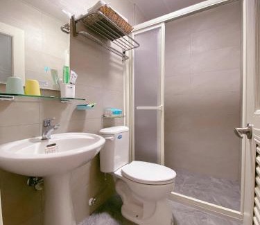 Jinning Bed & Breakfast | Cozy Retreat at 小蘋果民宿 with Ocean View & Pet-Friendly