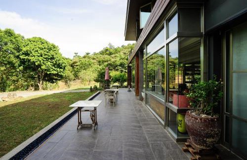 Shuangxi District Bed & Breakfast | Unforgettable Stay at 小鳥敲門 Bird Villa with Breakfast