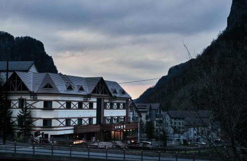 Kamikawa Hotel | Discover Sounkyo Onsen Kumoi: Hot Tub & Breakfast Included