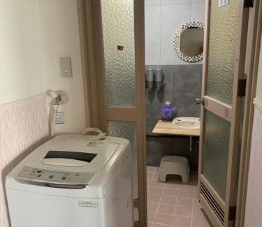 Kurosaki Apartment | Budget-Friendly Stay at 山下ビル307: Child Friendly Accommodations