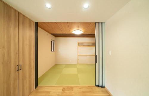 Ukiha Apartment | Family-Friendly Retreat at 山北の灯り for Unforgettable Stays