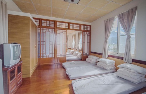 Puli House | Discover Relaxation at 山城天嵐庭園民宿 with Pool Access