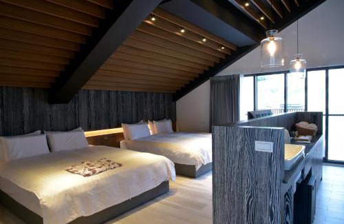 Jiaoxi Bed & Breakfast | Relax at 山月二二Villa溫泉墅: 4-Star Retreat with Hot Tub