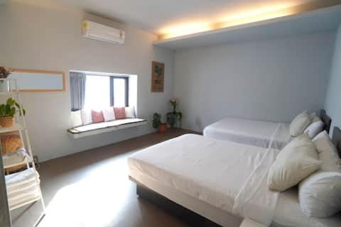 South Beach House | Top-Rated Oceanfront 3-Room Retreat in Kenting