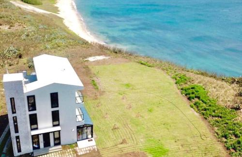 Magong House | Oceanfront Retreat: Inviting Ocean View Room Awaits You