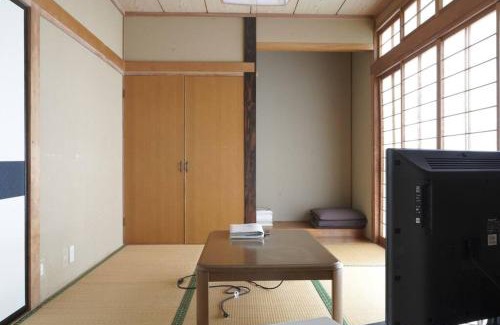 Tateshina-machi Apartment | Experience Family-Friendly Bliss at 布施温泉ステイ ウエスト