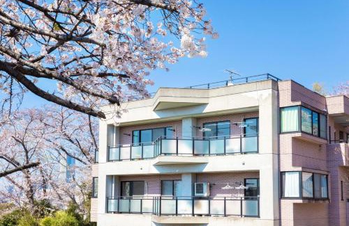 Minami Ward Apartment | Experience Comfort at 平楽園弐番館二階: 4-Star Family Haven