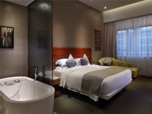 Baiyun Hotel | Relax at Yunkai Hotel: 5-Star Oceanfront Retreat