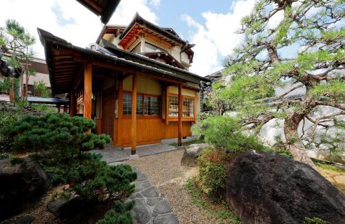 Higashiyodogawa House | Experience Tranquil Stays at Niwanoyado Residence Inn
