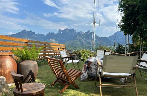 Yongding Cabin | 张家界东篱山居民宿- Free pick up service