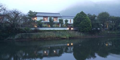 Matsuzaki Hotel | Discover御宿しんしま: Family-Friendly Retreat with Hot Tub