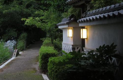 Matsuzaki Hotel | Discover御宿しんしま: Family-Friendly Retreat with Hot Tub