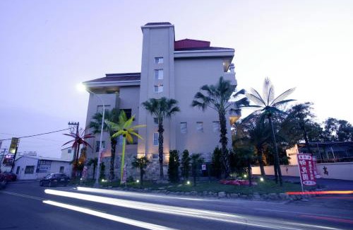 Yunlin Hotel | Relaxing Stay at 御花園商務旅舘虎尾舘 with Breakfast