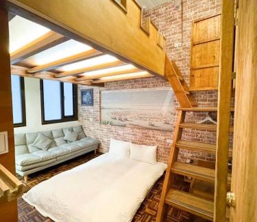 Tainan City Centre House | Explore Slow Tainan Homestay: Family-Friendly Getaway