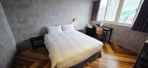 Ximending Hotel | Family-Friendly Stay at Gugis Inn with Accessible Amenities