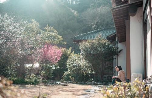 Kawazu House | Experience Relaxation at 懐-KAI- with Hot Tub & Kids' Fun