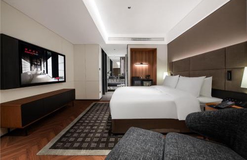 Shuangliu District Hotel | 成都二江寺地铁站城际酒店