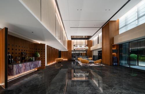 Shuangliu District Hotel | 成都二江寺地铁站城际酒店