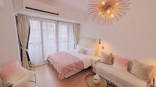 Zhongzheng Apartment | Discover Urban Abode DUGU: Family-Friendly Retreat