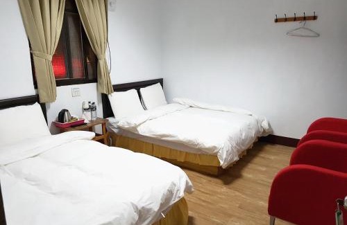 Fuxing District House | Family-Friendly Retreat at 拉拉山周家渡假旅館