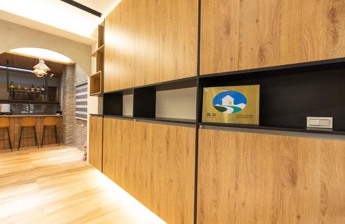 Magong House | Explore Traveler's Homestay: Family-Friendly & Breakfast Included