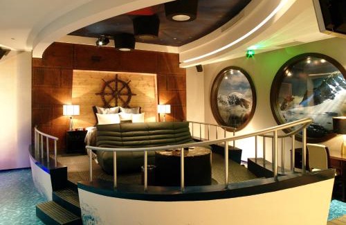 Zhonghe Hotel | Eco-Friendly Retreat at Discovery Motel - Zhonghe Awaits