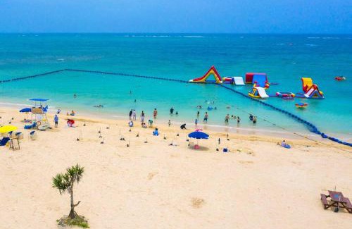 Tokeshi Villa | Prime Location: Enjoy BBQ and Beach Access at N. HOUSE