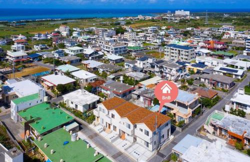 Tokeshi Villa | Prime Location: Enjoy BBQ and Beach Access at N. HOUSE