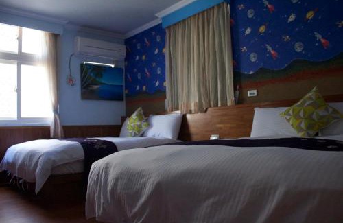 Big Beach House | Welcoming Wen-Feng House B&B - Child-Friendly Retreat