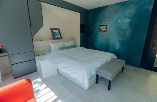 Puli House | Discover Funyuan Village: 4-Star Stay with Hot Tub & Breakfast