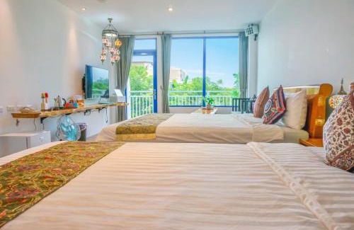 Xiaoliuqiu Bed & Breakfast | Relaxing Oceanfront Retreat at Lu Jing B&B with Spa Access