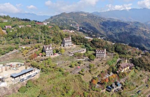 Ren'ai Hotel | Experience 日初雲來莊園: Family-Friendly Retreat Awaits