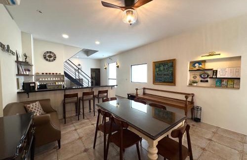 West Central District House | Experience日安蝸牛: Guest Rated 9/10 & Family Friendly