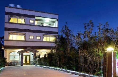 Yuchi House | Pet-Friendly Retreat at Sun Moon Lake Sunman Manor