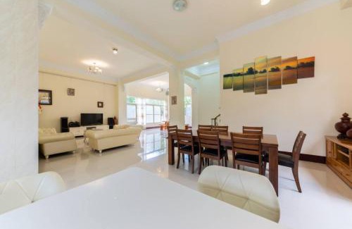 Yuchi House | Pet-Friendly Retreat at Sun Moon Lake Sunman Manor