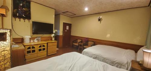 Yuchi House | Cozy Stay at 日月潭大統民宿 with Family-Friendly Amenities