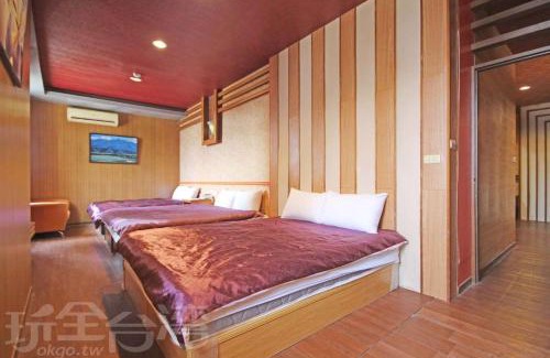Yuchi Hotel | Experience Lake Sun Moon: Family-Friendly Hotel Near Pier