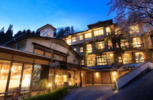 Shinshufudo Onsen Hotel | Experience日長庵桂月: Family-Friendly Retreat with Hot Tub