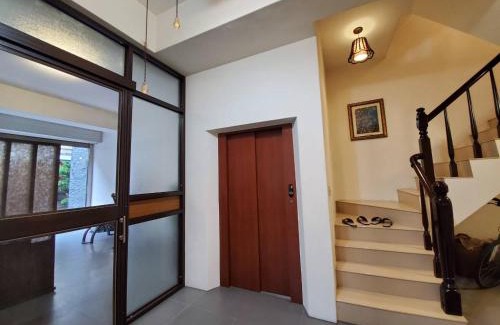 Puli House | Inviting Stay at 晝夜舒心包棟電梯民宿 - Family & Pet Friendly