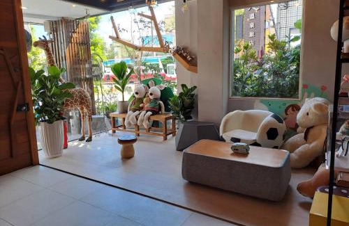 Jiaoxi Apartment | Relax at Sheng Pin Hot Spring Hotel with Family-Friendly Amenities