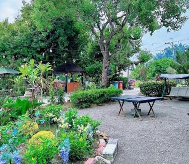 Zuozhen District House | Discover Sunshino Farmstead: Family-Friendly Getaway