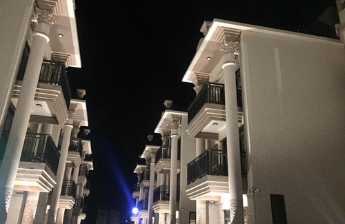 Magong House | Oceanfront Retreat at Clear Sky Laurel Hotel – 9/10 Rated!