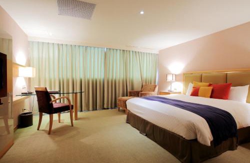 Luodong Hotel | Inviting Jin Hua Hotel with Hot Tub & Breakfast Included