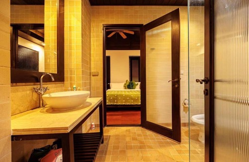 Bangkok Central Business District Villa | Relax at Bangkok Summer Macaron Villa with Pool Access