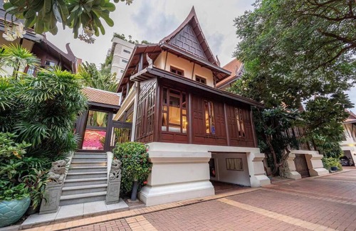 Bangkok Central Business District Villa | Relax at Bangkok Summer Macaron Villa with Pool Access